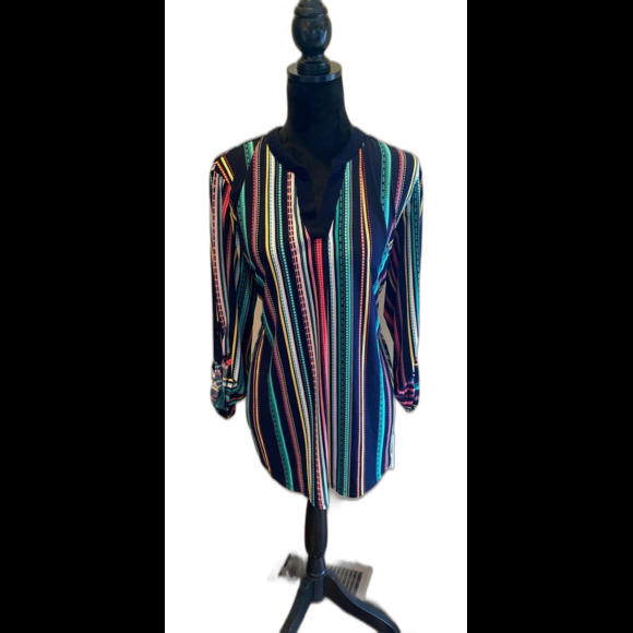 Cato Est 1946 Blouse Size 14 16W Top V Neck Green Pink 3/4 Sleeves  Hi Low Hem - Picture 2 of 10